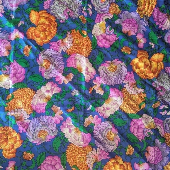 Vtg 80s Scarf blue /purple/pink bright pretty satin floral Large square Scarf - Picture 2 of 8